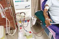رئیس دانشکده علوم پزشکی و خدمات بهداشتی درمانی شرق هرمزگان؛ارائه بیش از ۱۳۱ هزار خدمت دیالیزی به بیماران شرق هرمزگان