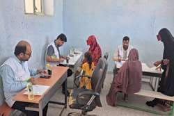 ارائه خدمات رایگان پزشکی در مناطق صعب‌العبور میناب به مناسبت هفته دفاع مقدس  