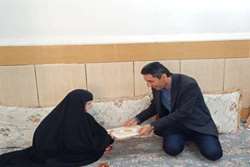 دیدار رئیس دانشکده علوم پزشکی شرق هرمزگان با مادر شهید احمد رنجبر؛ تجلیل از صبر و ایثار